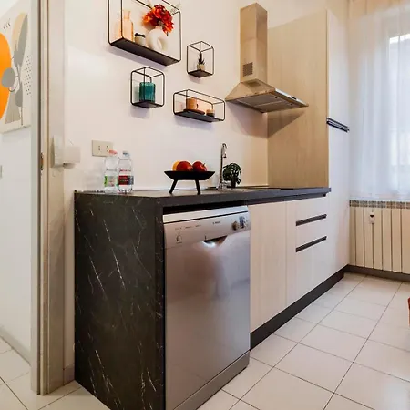 The Walls House A Pochi Passi Dal Centro Wi-fi Ac Apartment Como